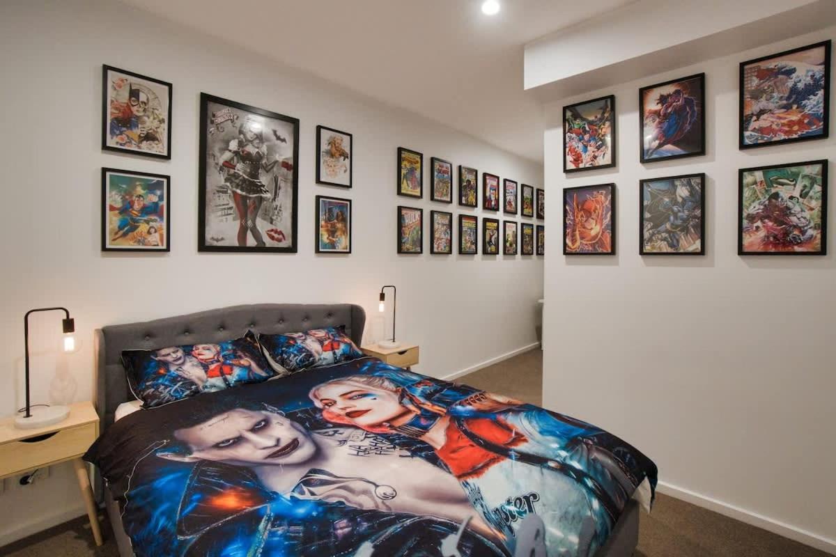 Dc Vs Marvel Theme Ft Arcade Machine Pool Gym Sauna Bbq Apartment Adelaide Exterior photo